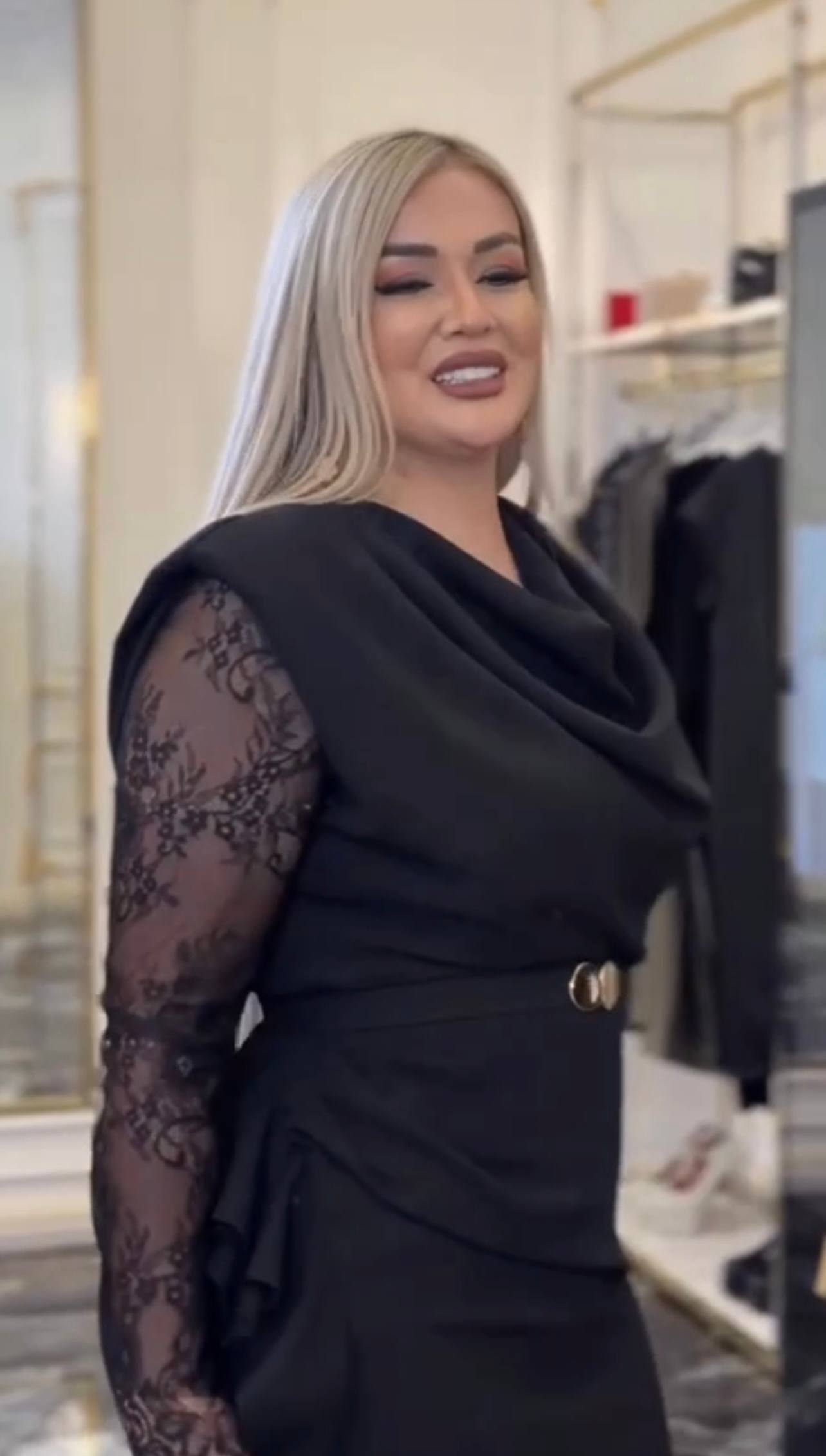 Robe avec dentelle